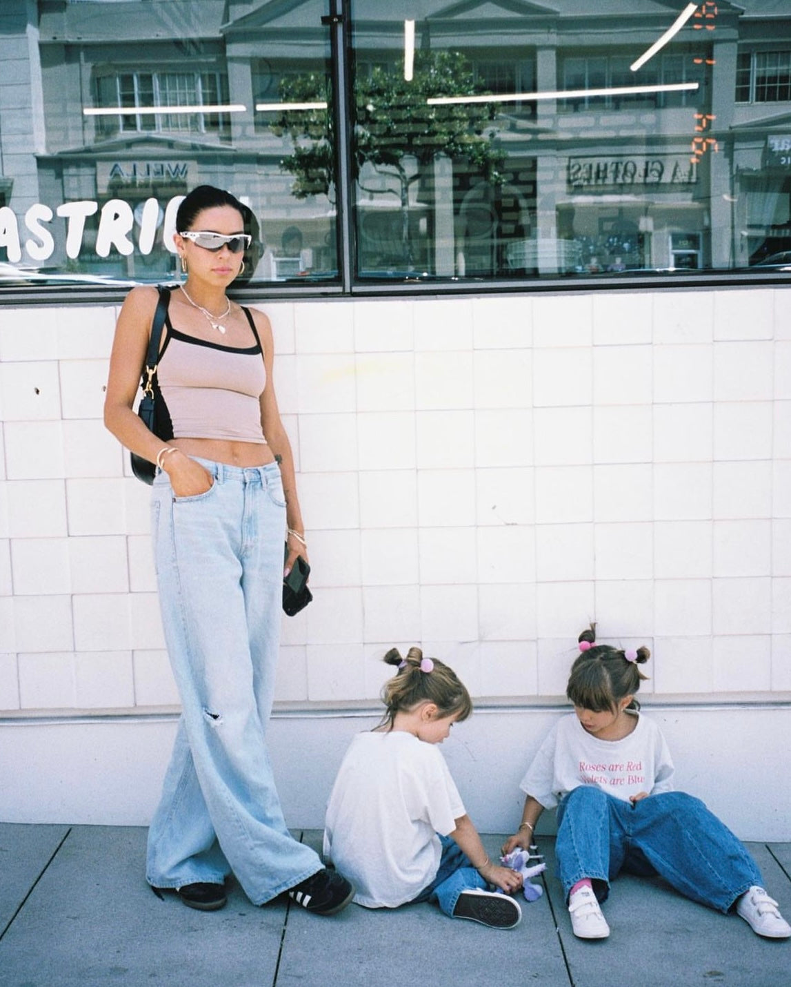 roses are red tee | stone