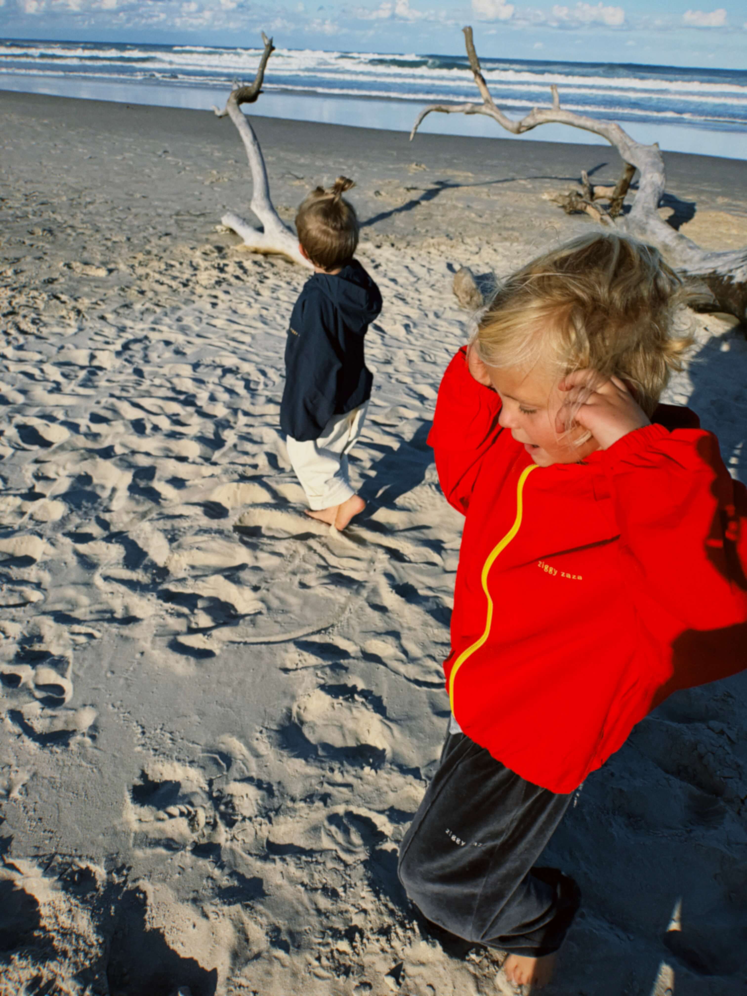 kaze windbreaker | racer red
