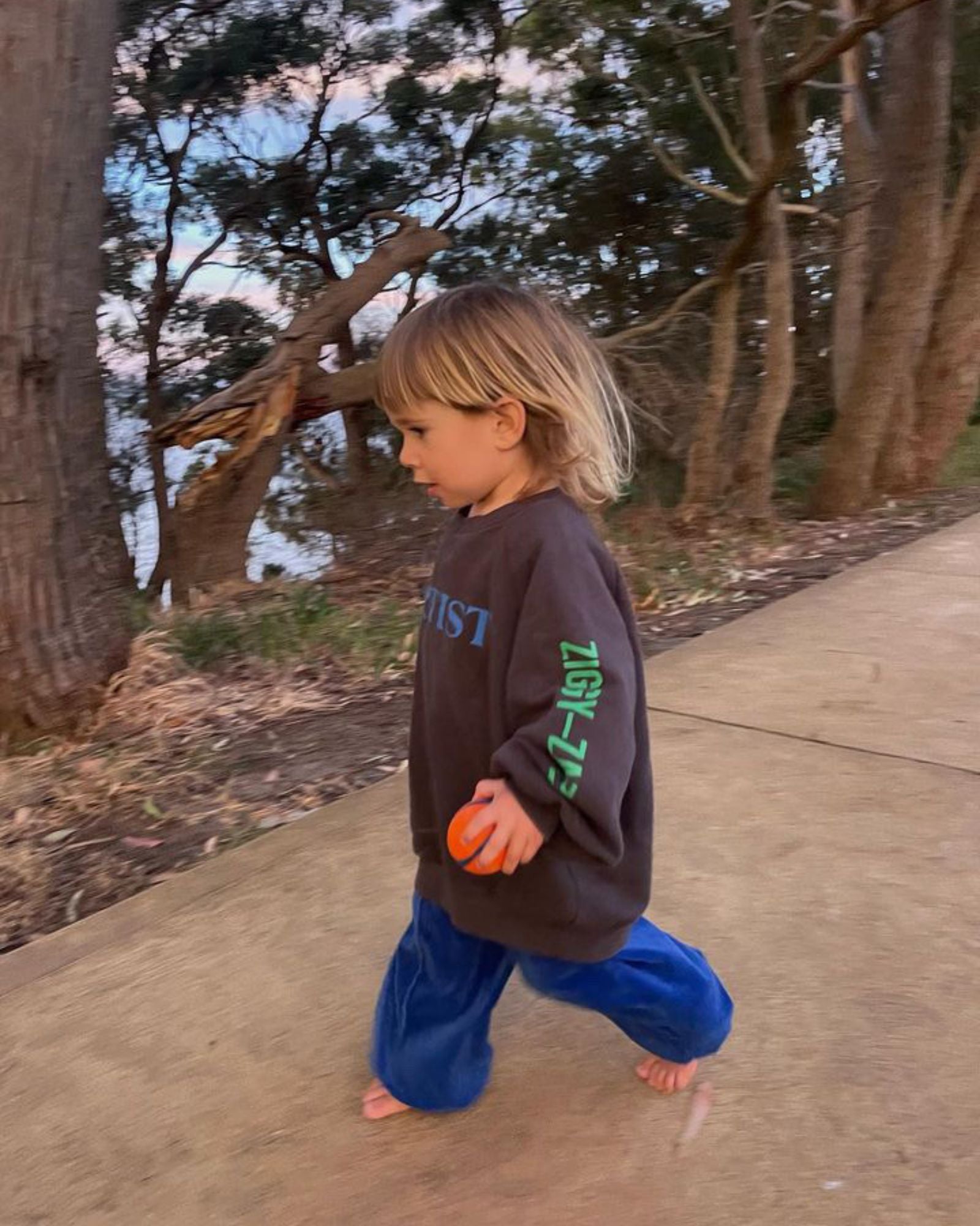 artist pullover | charcoal