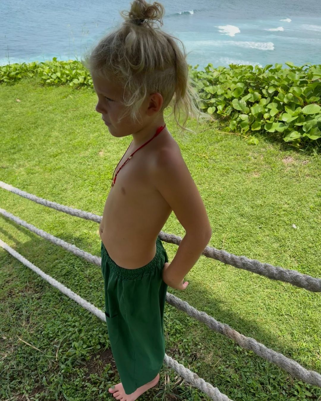 neko short | forest green