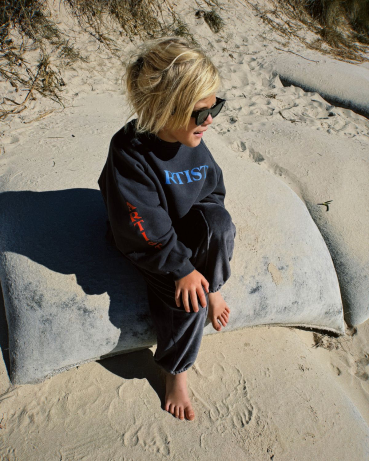 artist pullover | charcoal