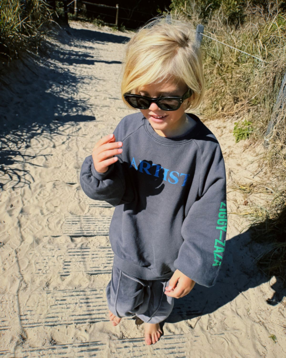 artist pullover | charcoal