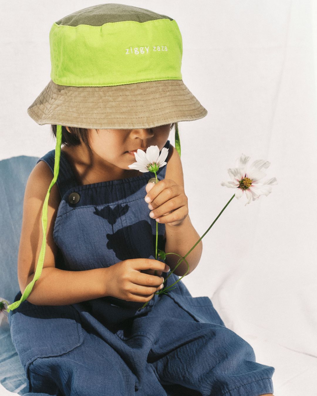 lala bucket hat | frog / khaki