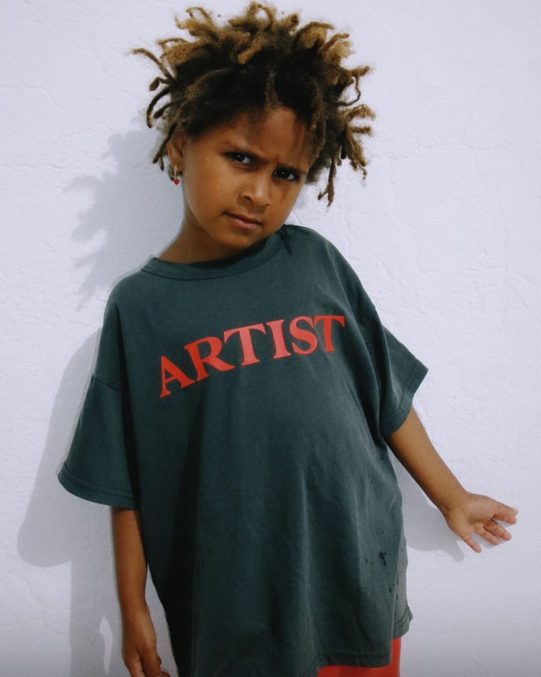 artist tee | charcoal + racer red print